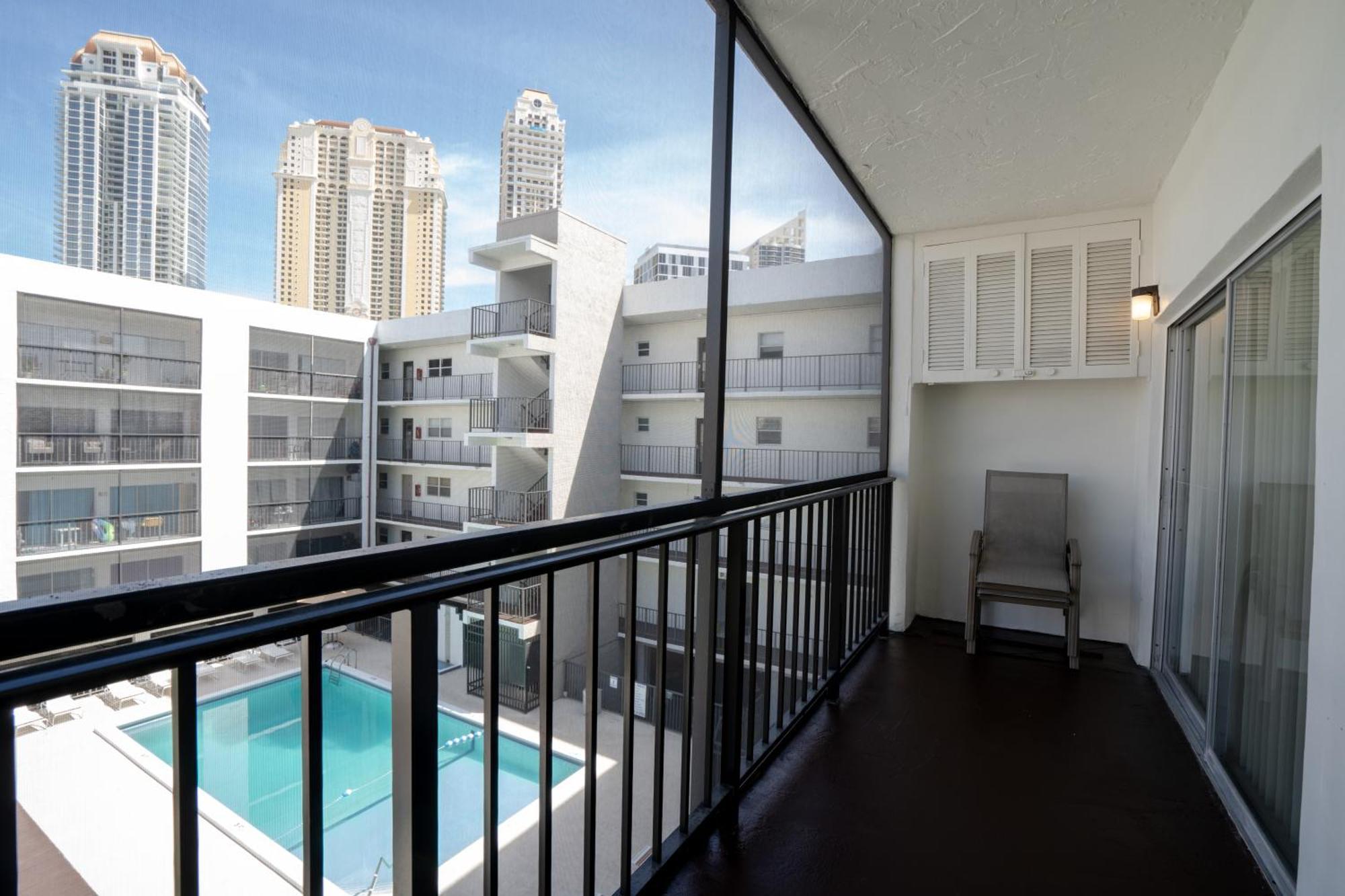 Le Cartier Sunny Isles *